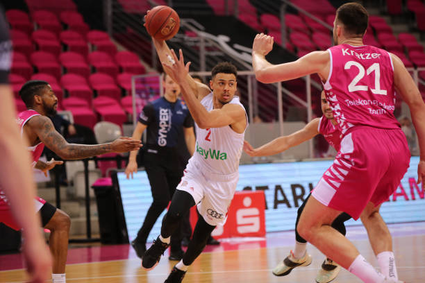 的身体对抗 的身体对抗