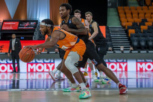 10个篮板 10个篮板