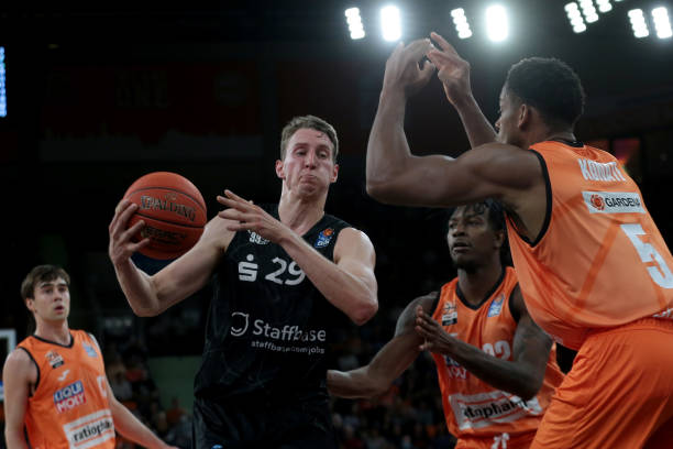 而姆巴佩却 而姆巴佩却