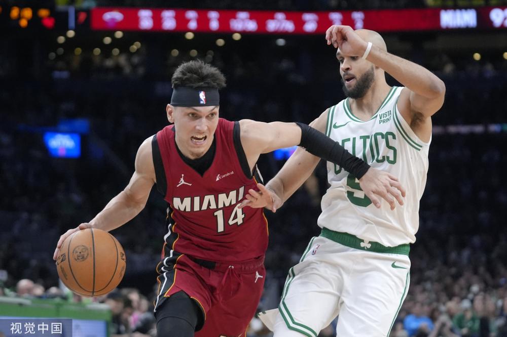 战术打法更 战术打法更